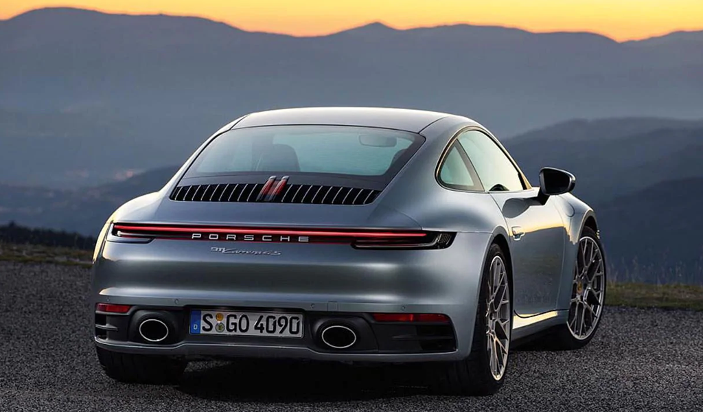 Porsche araba 2020